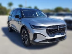 Lincoln Nautilus Reserve AWD 2026 — side view