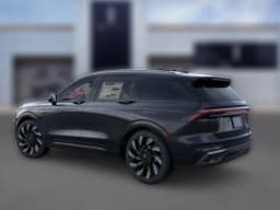 Lincoln Nautilus Reserve AWD 2026 — side view