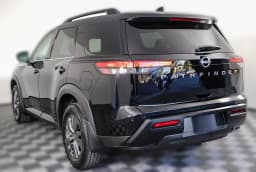 Nissan Pathfinder SV 2WD 2026 — side view