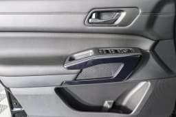 Nissan Pathfinder SV 2WD 2026 — side view