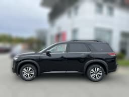 Nissan Pathfinder SL 4WD 2026 — side view