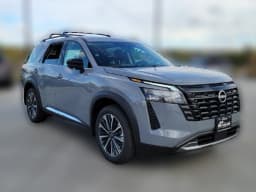 Nissan Pathfinder Platinum 4WD 2026 — side view