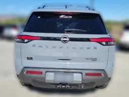 Nissan Pathfinder Platinum 4WD 2026 — side view