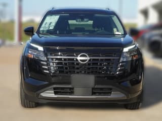 Nissan Pathfinder Platinum 2WD Nissan Pathfinder Platinum 2WD
