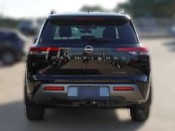 Nissan Pathfinder Platinum 2WD 2026 — side view