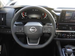 Nissan Pathfinder Platinum 2WD 2026 — side view