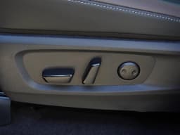 Nissan Pathfinder Platinum 2WD 2026 — side view