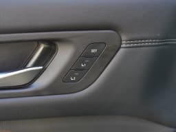 Nissan Pathfinder Platinum 2WD 2026 — side view
