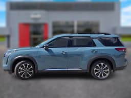 Nissan Pathfinder Platinum 2WD 2026 — side view