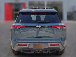 Nissan Pathfinder Platinum 2WD 2026 — side view