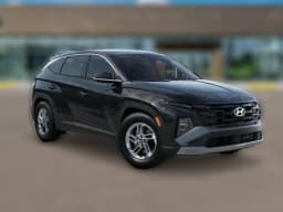 Hyundai Tucson SE FWD 2026 — side view