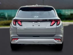 Hyundai Tucson SE FWD 2026 — side view