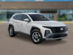 Hyundai Tucson SE FWD 2026 — side view