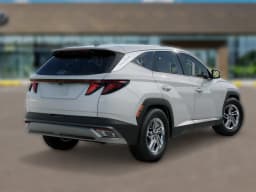 Hyundai Tucson SE FWD 2026 — side view