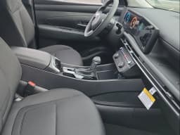 Hyundai Tucson SE FWD 2026 — side view