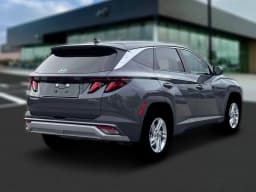 Hyundai Tucson SE FWD 2026 — side view