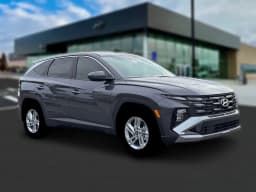 Hyundai Tucson SE FWD 2026 — side view