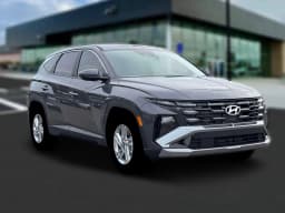 Hyundai Tucson SE FWD 2026 — side view