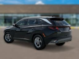 Hyundai Tucson SE FWD 2026 — side view