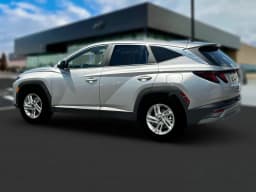 Hyundai Tucson SE AWD 2026 — side view