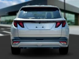 Hyundai Tucson SE AWD 2026 — side view