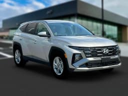Hyundai Tucson SE AWD 2026 — side view