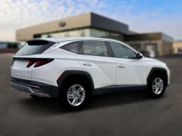 Hyundai Tucson SE AWD 2026 — side view