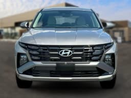Hyundai Tucson SE AWD 2026 — side view