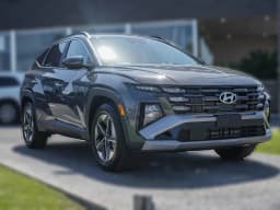 Hyundai Tucson SEL FWD 2026 — side view