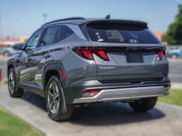 Hyundai Tucson SEL FWD 2026 — side view
