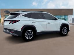 Hyundai Tucson SEL FWD 2026 — side view