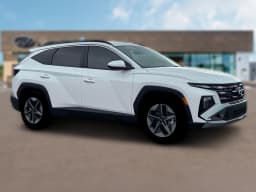 Hyundai Tucson SEL FWD 2026 — side view