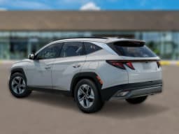 Hyundai Tucson SEL FWD 2026 — side view