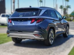 Hyundai Tucson SEL FWD 2026 — side view