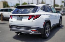 Hyundai Tucson SEL Plus FWD 2026 — side view