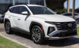Hyundai Tucson SEL Plus FWD 2026 — side view