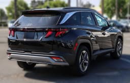Hyundai Tucson SEL FWD 2026 — side view