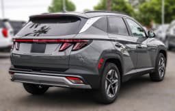 Hyundai Tucson SEL Premium FWD 2026 — side view