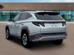 Hyundai Tucson SEL Premium AWD 2026 — side view