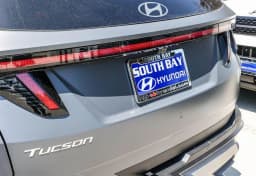 Hyundai Tucson Limited FWD 2026 — side view