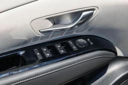 Hyundai Tucson Limited FWD 2026 — side view