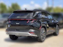 Hyundai Tucson Limited FWD 2026 — side view