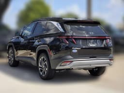 Hyundai Tucson Limited FWD 2026 — side view