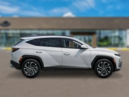 Hyundai Tucson Limited FWD 2026 — side view