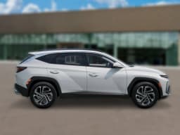 Hyundai Tucson Limited AWD 2026 — side view