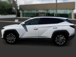 Hyundai Tucson Limited AWD 2026 — side view