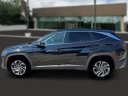Hyundai Tucson Limited AWD 2026 — side view
