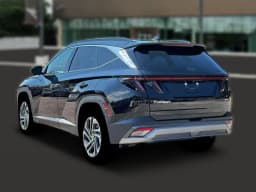 Hyundai Tucson Limited AWD 2026 — side view