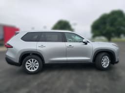 Toyota Grand Highlander Hybrid XLE AWD (Natl) 2026 — side view