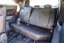 Toyota Sienna Platinum AWD 7-Passenger (Natl) 2026 — side view